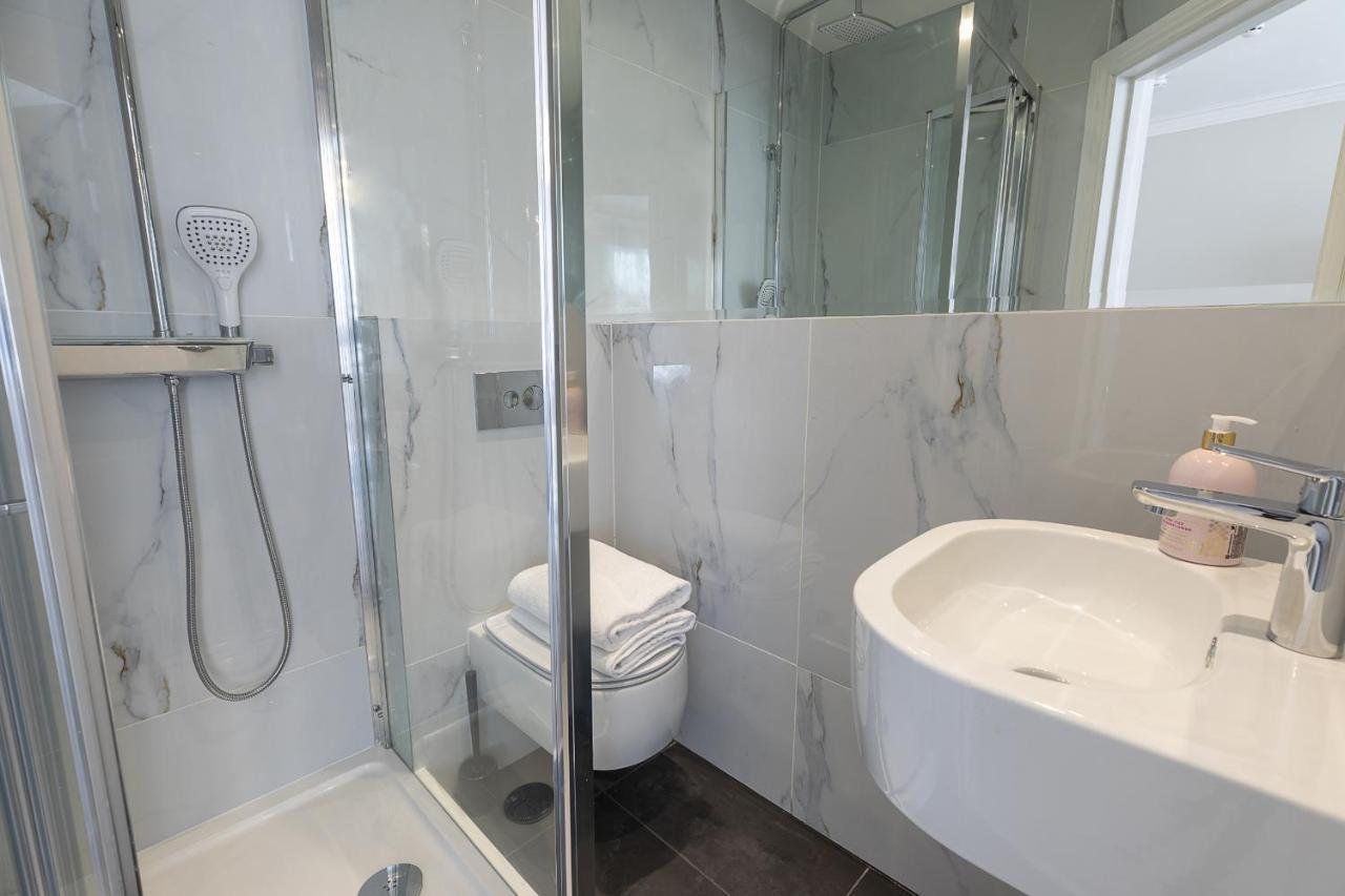 Air Conditioned High St Kensington Appartement Londres